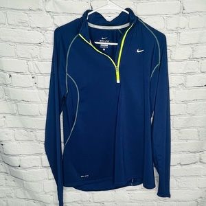 NIKE - Women’s Dri-Fit Pullover Violet (Large)